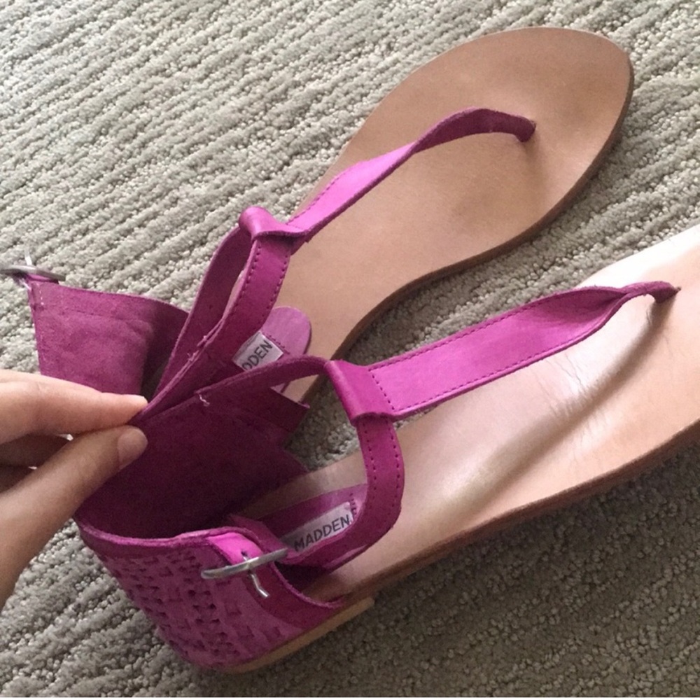 Steve Madden magenta suede gladiator sandals